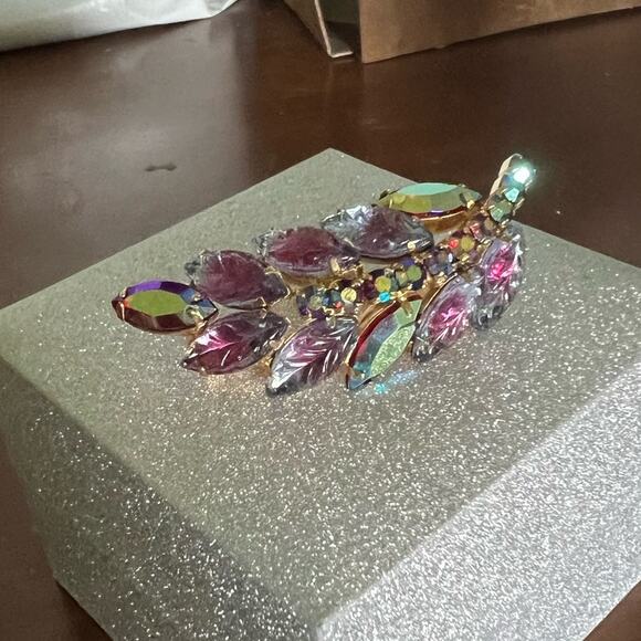 Vtg 2 3/8" Juliana D&E Pink/Purple/Blue Iridescent Crystal Feather Brooch - Picture 2 of 5